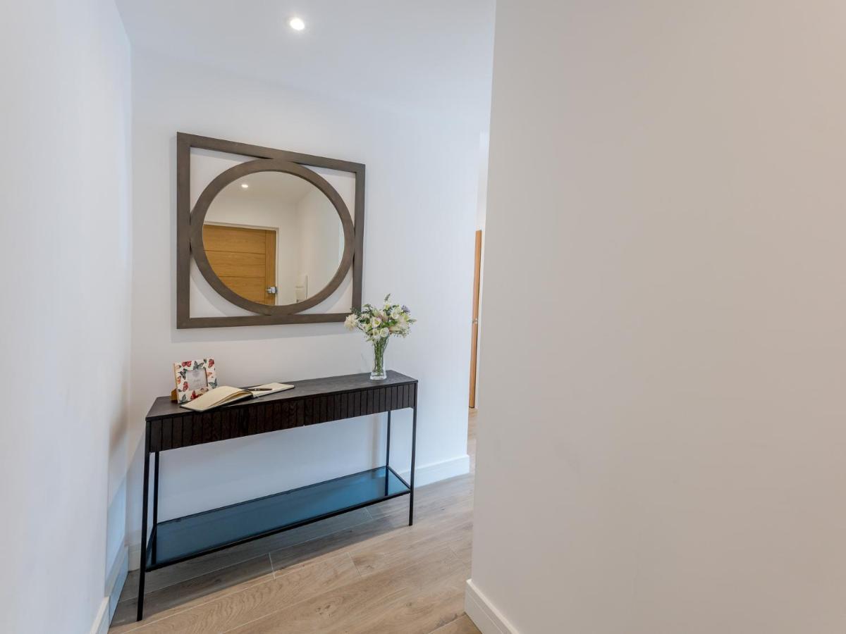 Pass The Keys Contemporary Apartment With Secure Parking ชรูว์สเบอรี ภายนอก รูปภาพ